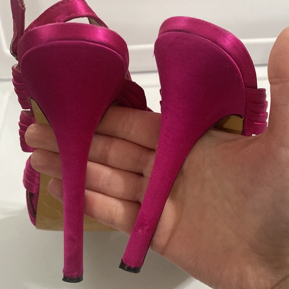 Betsey Johnson satin fuchsia strappy striped high heel sandals size 8.5 - Picture 7 of 14